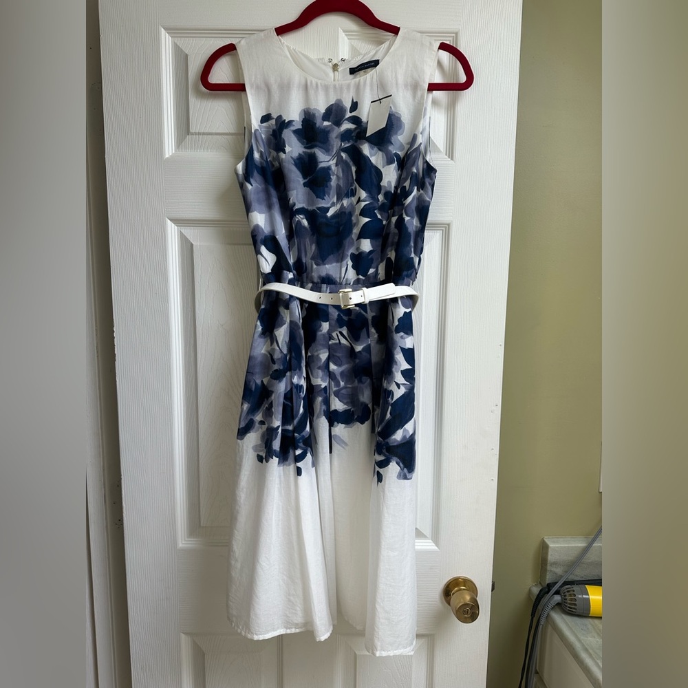 Tommy Hilfiger belted blue and white flower dress size 4
